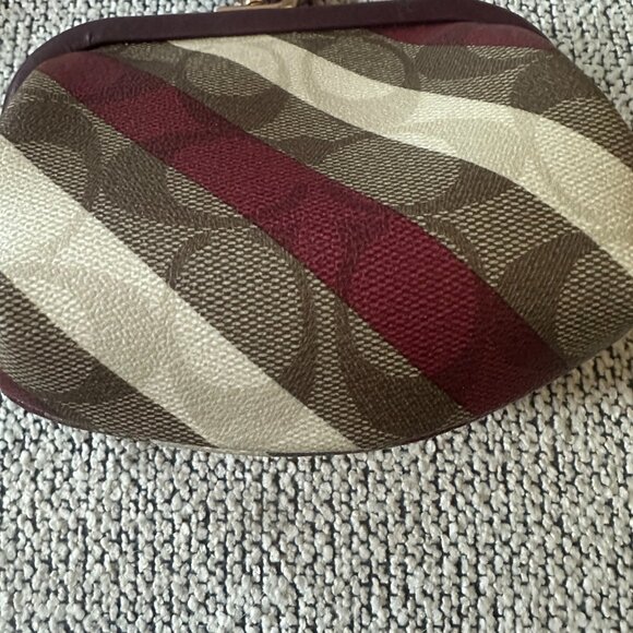 Coach Cherry Kisslock Coin Purse Small Pouch Signature Brown/Cream/Maroon - Picture 3 of 6